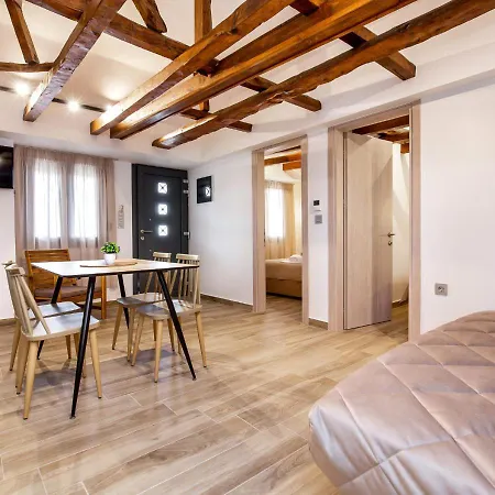 Theros Easy Living Apartment