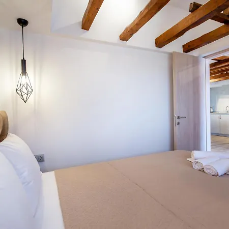 Apartment Theros Easy Living