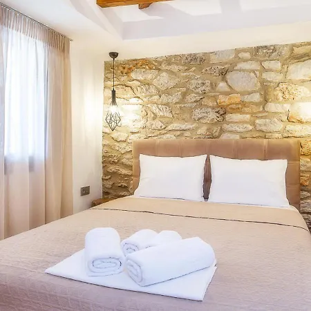 Apartment Theros Easy Living