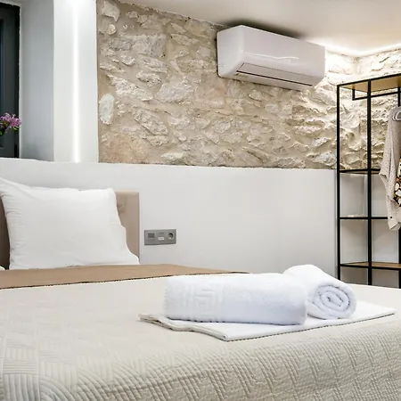 Theros Easy Living Apartment